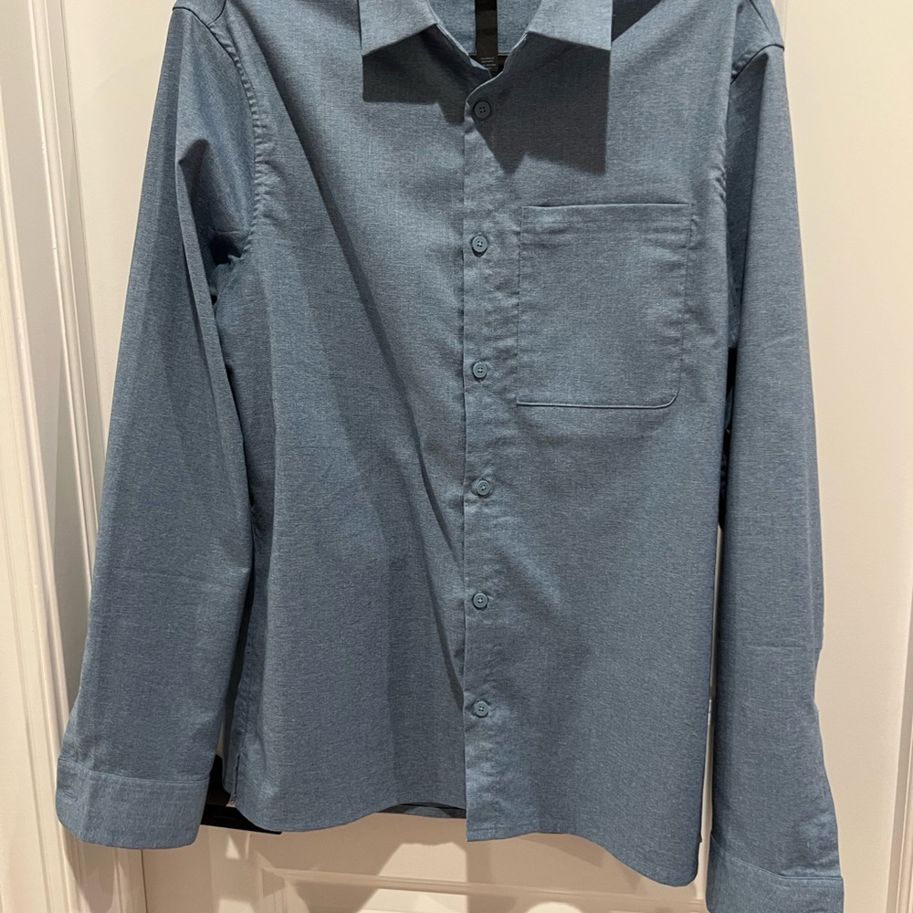 lululemon athletica Men's Slate Blue Button Down Shirt